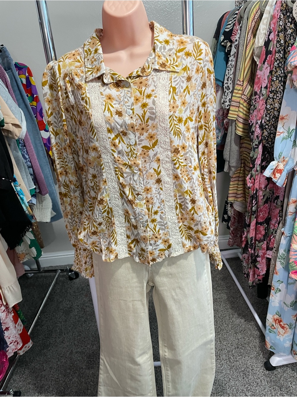 Promesa Cream and Mustard Floral Lace-Trim Button-Down Shirt - Picture 4 of 5